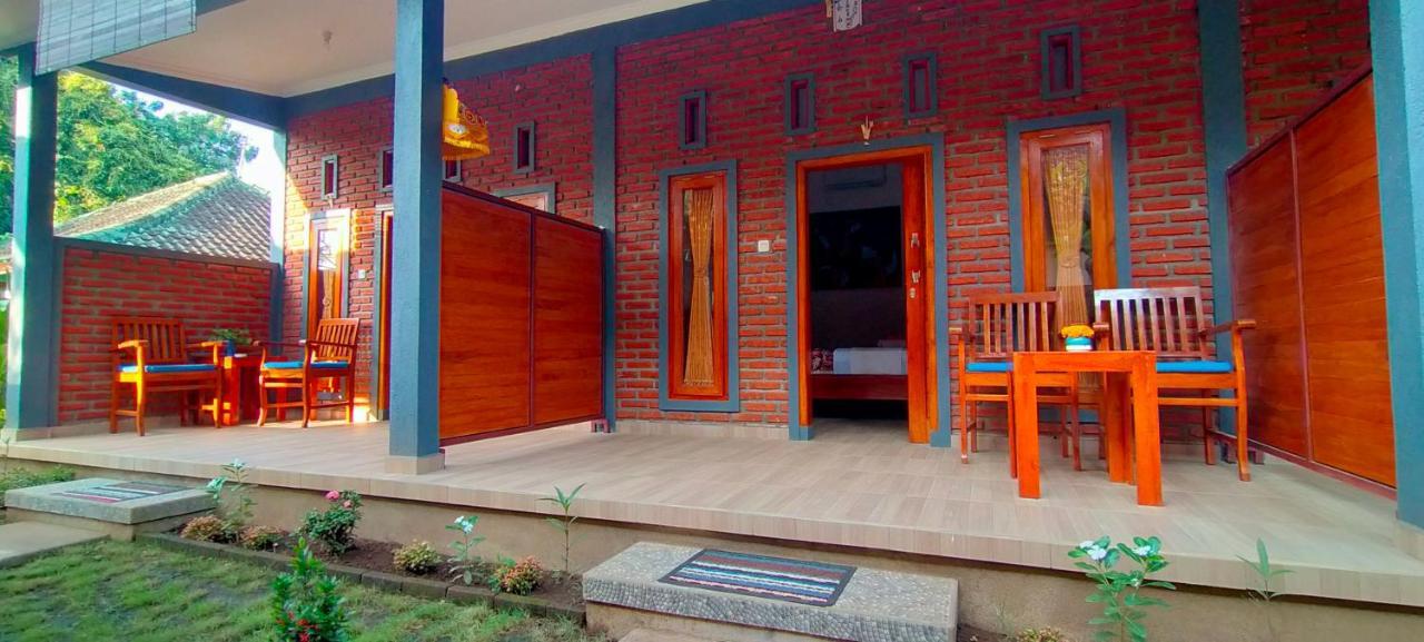 Tunjung Guest House Lovina Beach Pabean Buleleng エクステリア 写真