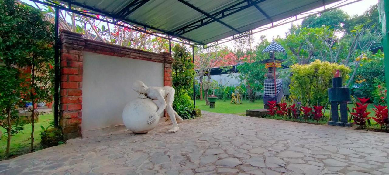 Tunjung Guest House Lovina Beach Pabean Buleleng エクステリア 写真