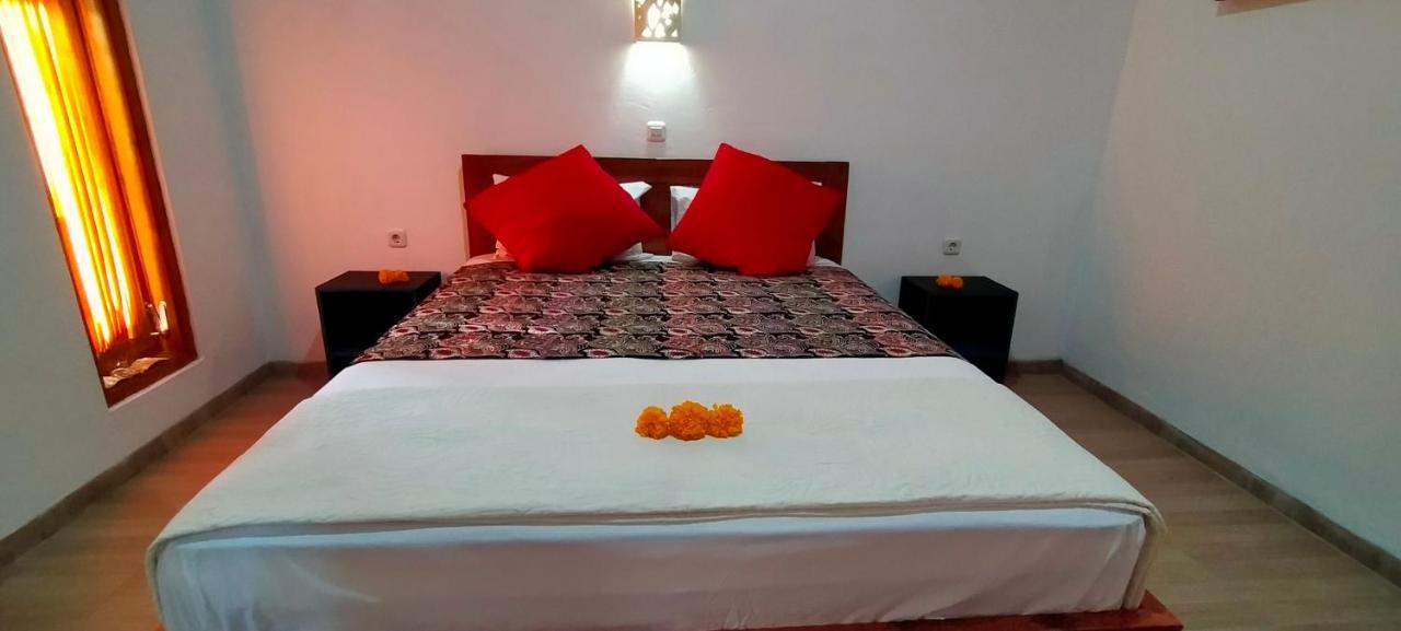 Tunjung Guest House Lovina Beach Pabean Buleleng エクステリア 写真