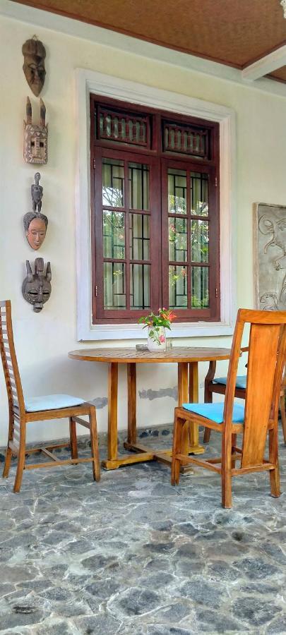 Tunjung Guest House Lovina Beach Pabean Buleleng エクステリア 写真