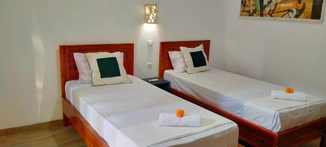 Tunjung Guest House Lovina Beach Pabean Buleleng エクステリア 写真