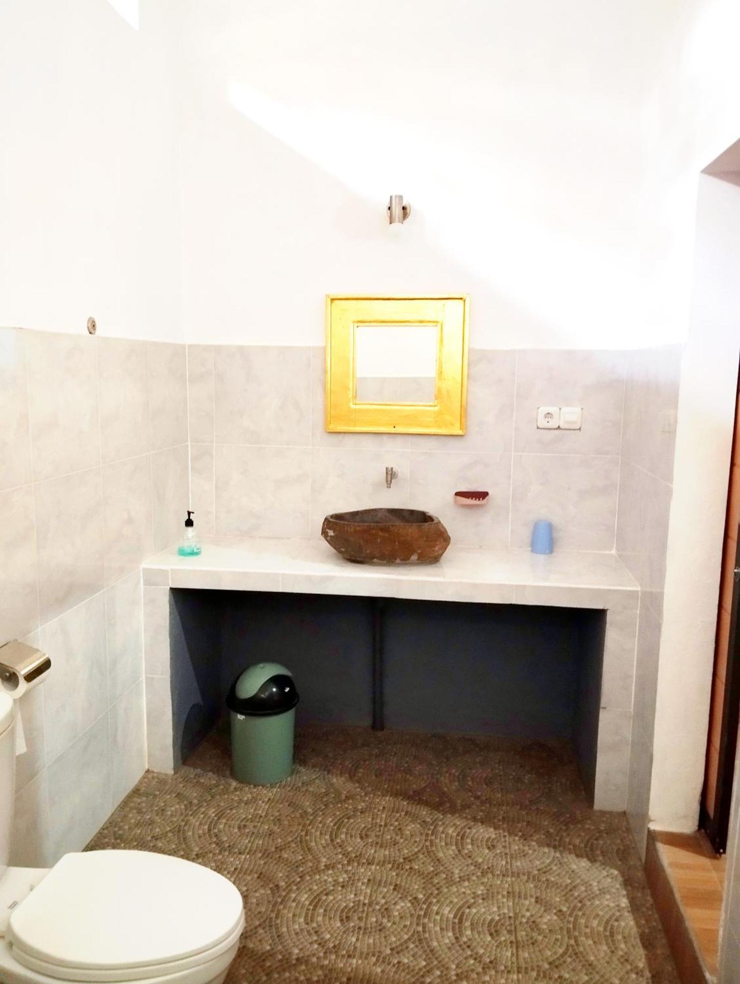 Tunjung Guest House Lovina Beach Pabean Buleleng エクステリア 写真